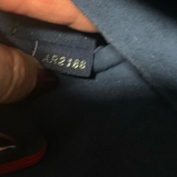 Louis Vuitton EPI Twist tote - Picture 13 of 17